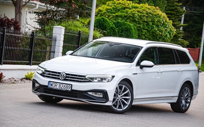 Volkswagen Passat cena 92899 przebieg: 176000, rok produkcji 2020 z Gniezno małe 742